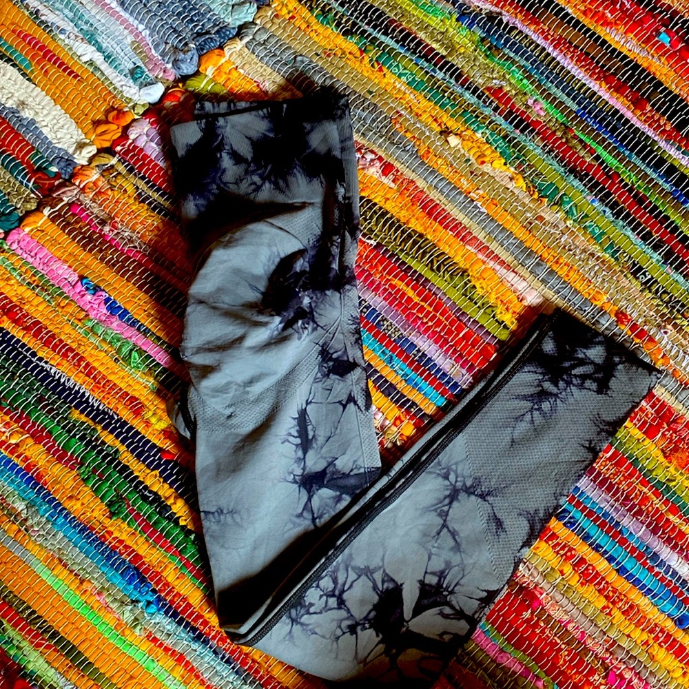 Booty scrunching leggings